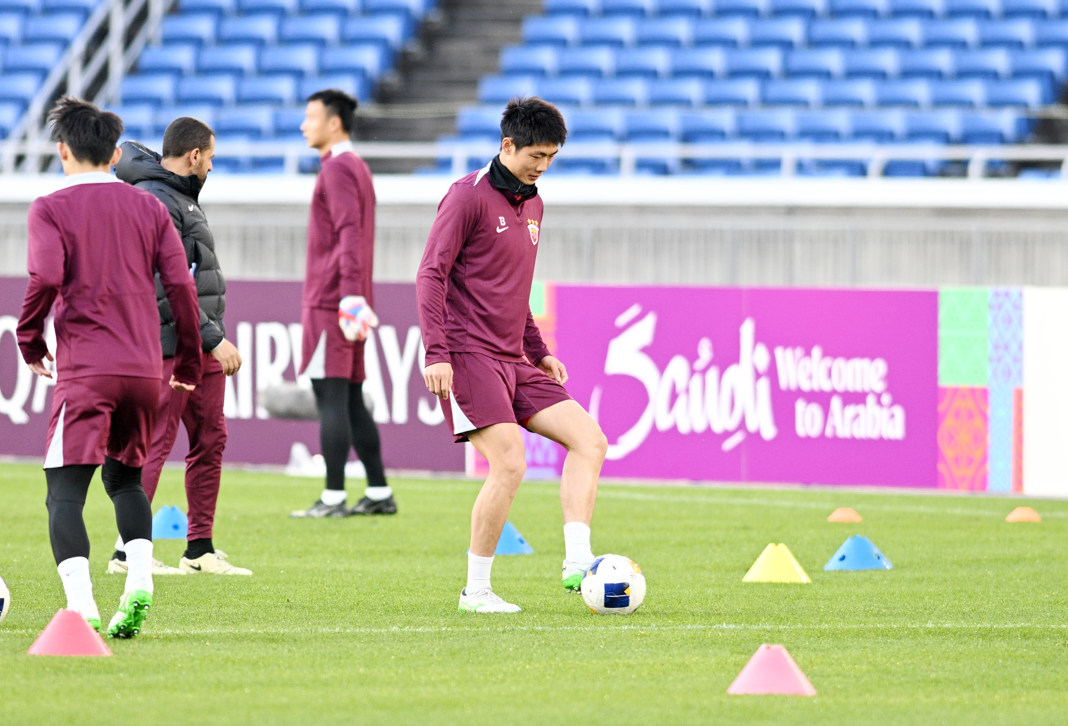 关于转会期上海申花备战法国杯迈阿密热火关键时刻更衣室发声之后，集结日广东宏远内部沟通的信息