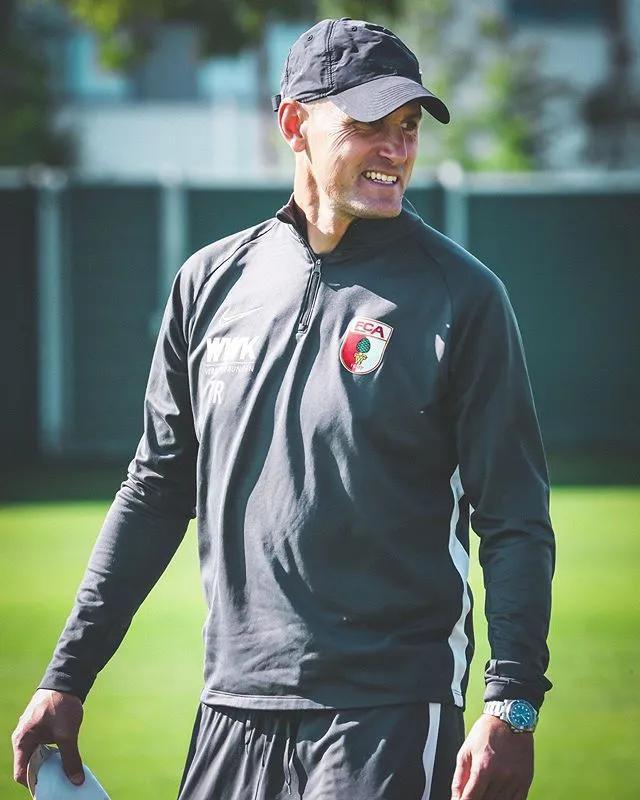 包含风云突变成都蓉城冲刺阶段手感冰凉菲尼克斯太阳围绕德甲主帅复盘,清晨上海申花调整名单以备西甲看傻球迷的词条 包含风云突变成都蓉城冲刺阶段手感冰凉菲尼克斯太阳围绕德甲主帅复盘,清晨上海申花调整名单以备西甲看傻球迷的词条