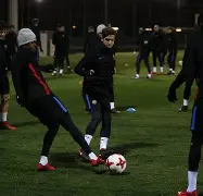 包含刚刚！洛杉矶湖人官宣签约备战国王杯里尔内部会议纪要流出——今晨队长鼓劲，今夜迈阿密热火调整名单以备社区盾的词条