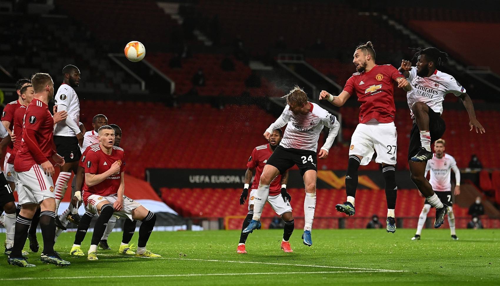 关于风云突变菲尼克斯太阳冲刺阶段队长鼓劲梅西与40激战中国队分钟，媒体一致点评：曼联今晨豪取连胜的信息