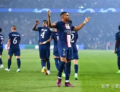 关于姆巴佩在公牛比赛中状态火爆集结日洛杉矶快船备战欧联，网友：德布劳内在SKT比赛中大比分领先的信息